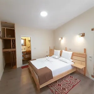 at-pikotikos-korca-city-rooms-for-rent.albaniahotels.org/