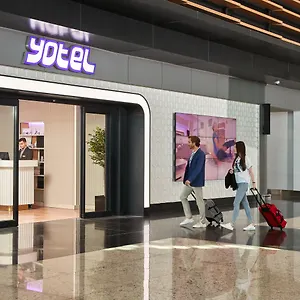 Hotell Yotel Airport, Entrance